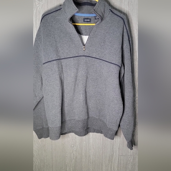 IZOD  Men's half zip sweater size medium cotton/poly blend, gray with navy strip - Picture 1 of 5